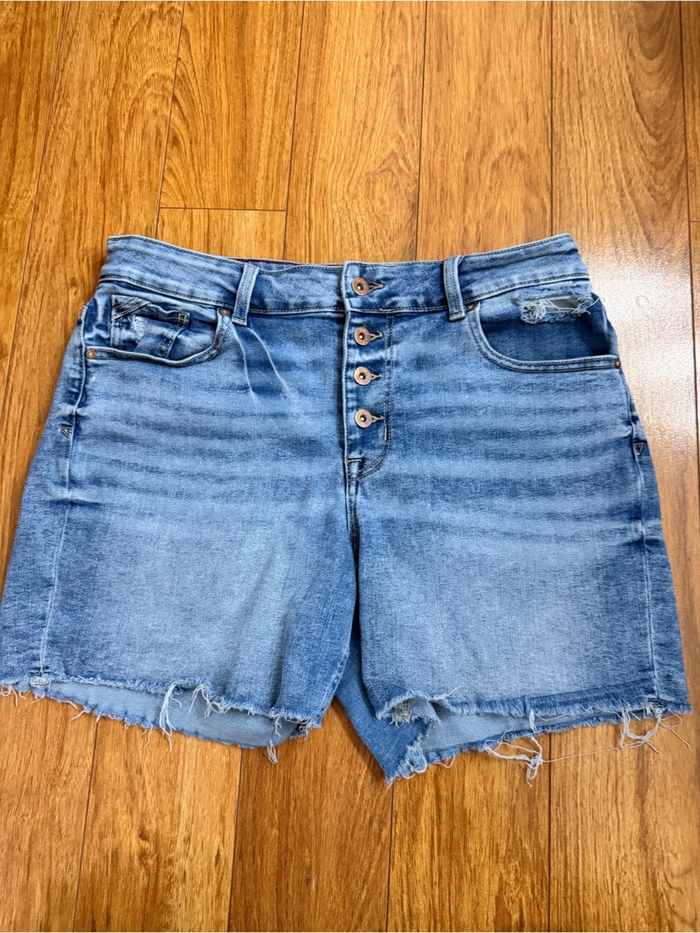 Maurice’s Edgley High-Waist Light Blue Denim Shorts with Button Fly Size 14W